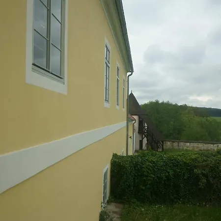 Penzion Obecna Skola * Zumberk