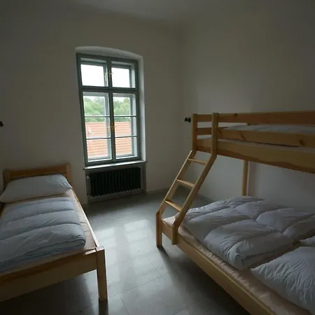 Πανσιόν Penzion Obecna Skola Zumberk