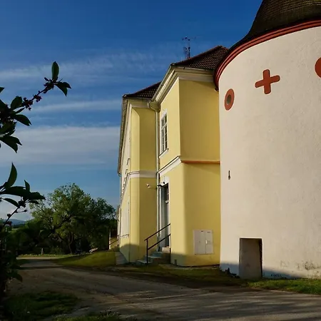 Penzion Obecna Skola * Zumberk